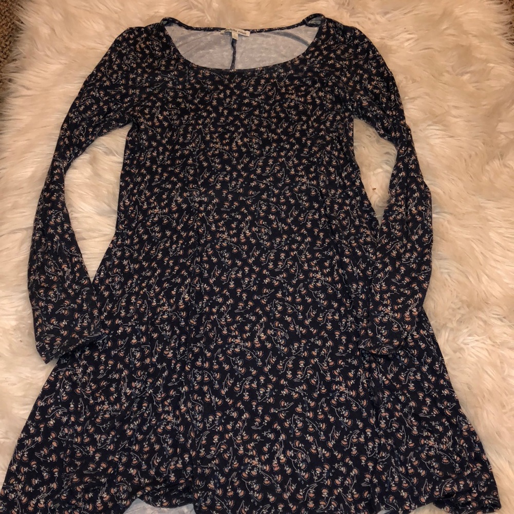Long sleeve dress with pleats